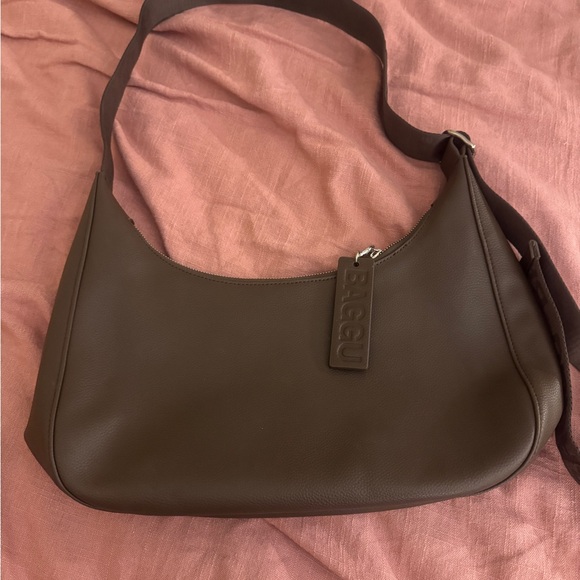 Baggu Brown Recycled Leather Medium Crescent - Picture 4 of 5